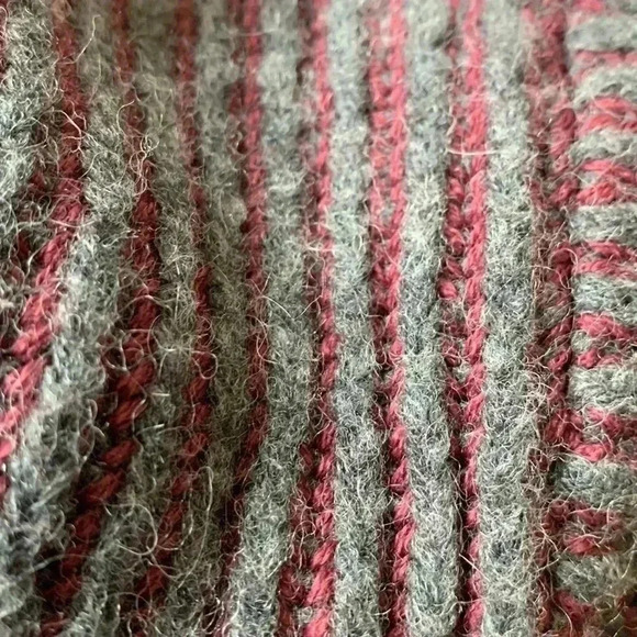 Chiaramente gray and burgundy oversize slouchy sweater in a wool blend - Picture 7 of 7